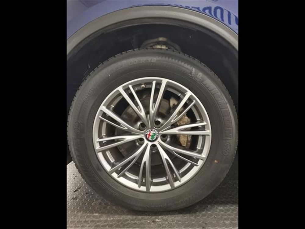 Alfa Romeo Stelvio usata a Lecce (6)