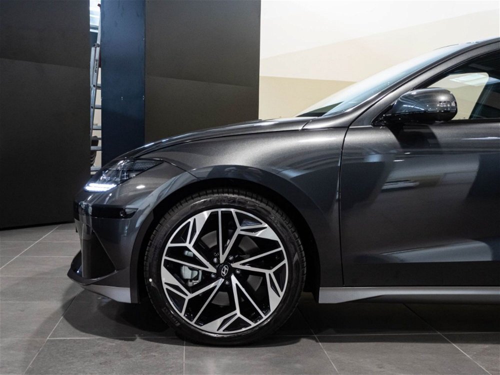 Hyundai Ioniq 6 77,4 kWh Evolution awd nuova a Ancona (4)