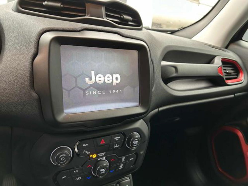 Jeep Renegade nuova a Vercelli (19)