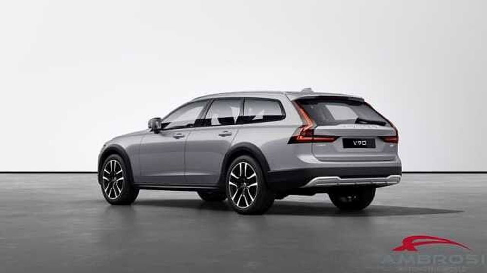 Volvo V90 Cross Country nuova a Perugia (3)