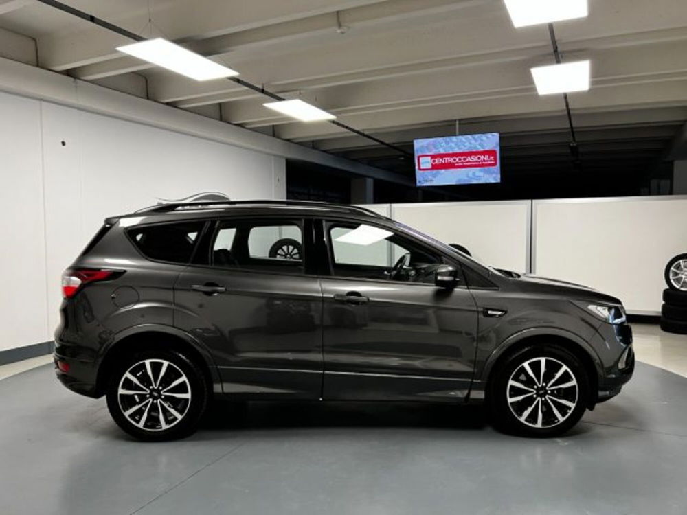 Ford Kuga 1.5 TDCI 120 CV S&S 2WD ST-Line  del 2019 usata a Brescia (5)