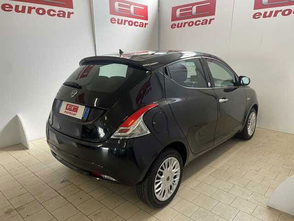 Lancia Ypsilon usata a Napoli (4)