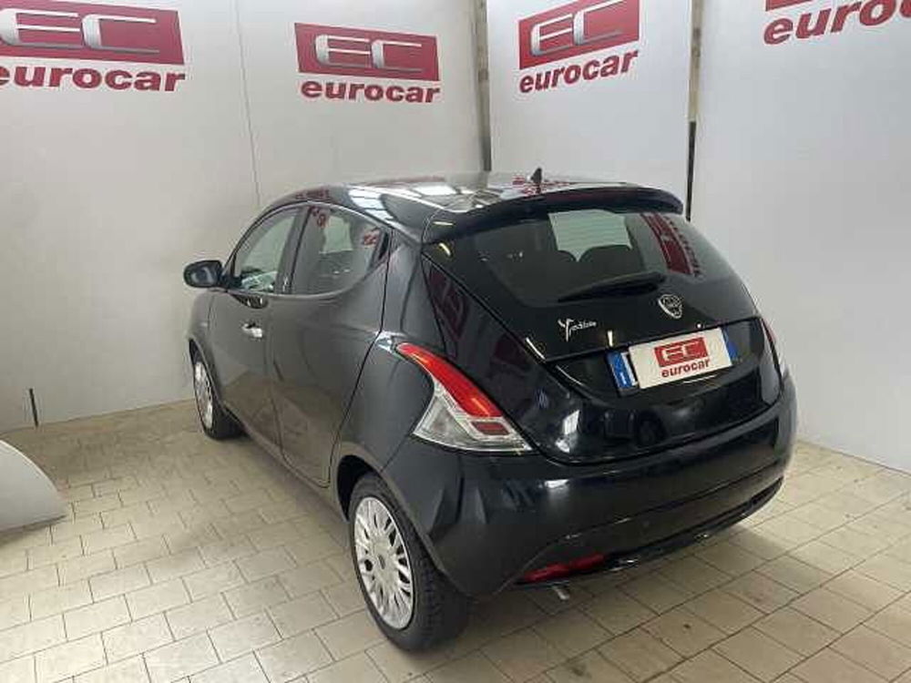 Lancia Ypsilon usata a Napoli (6)