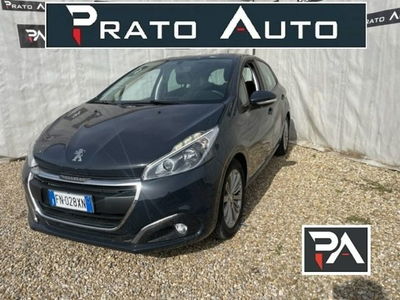 Peugeot 208 82 5 porte Black Line 2 del 2018 usata a Prato