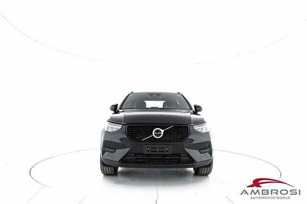 Volvo XC40 T5 Recharge Plug-in Hybrid automatico Plus Dark nuova a Corciano (5)