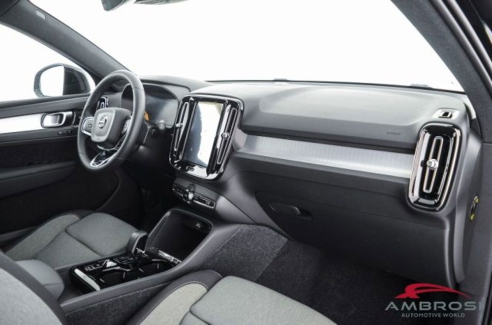 Volvo XC40 nuova a Perugia (12)