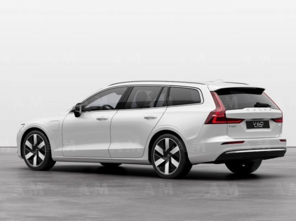 Volvo V60 T6 Recharge AWD Plug-in Hybrid Inscription  nuova a Modena (4)