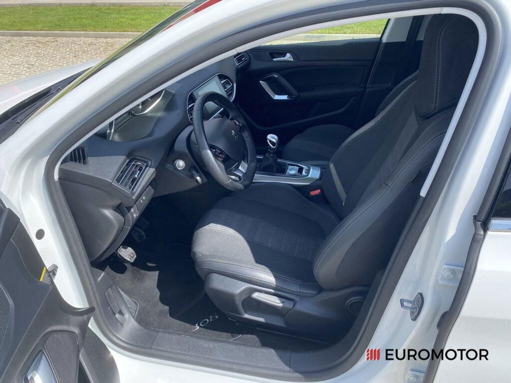 Peugeot 308 usata a Bari (9)