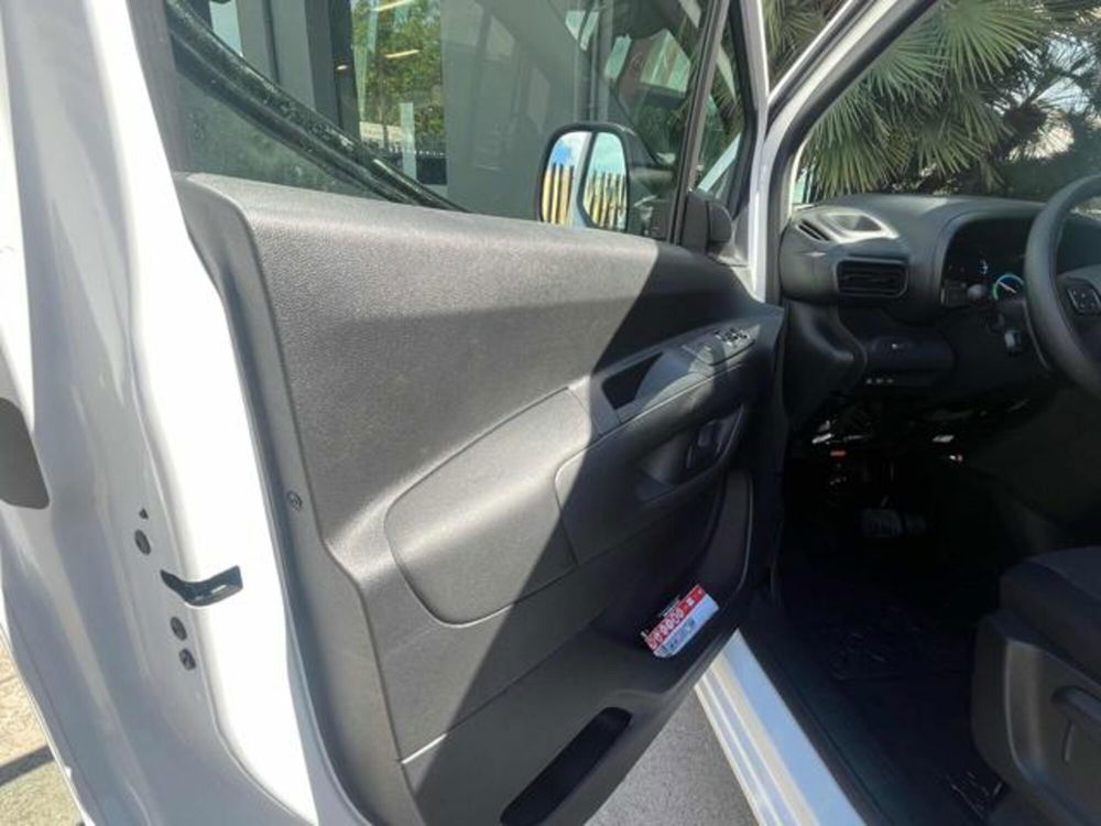 Toyota Proace nuova a Sassari (10)