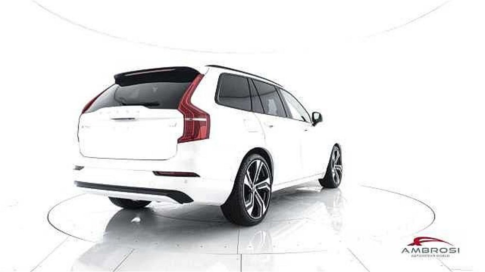 Volvo XC90 T8 Recharge AWD Plug-in Hybrid aut. 7p. Ultimate Dark nuova a Corciano (3)
