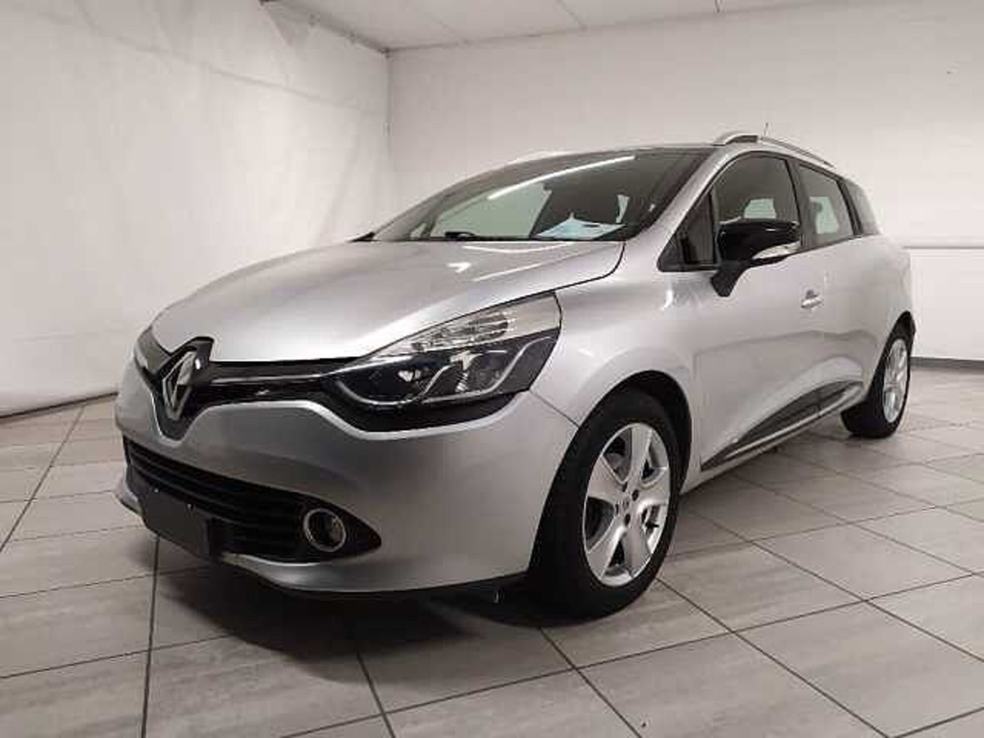 Renault Clio Sporter 1.5 dCi 8V 75CV Wave  del 2015 usata a Cuneo