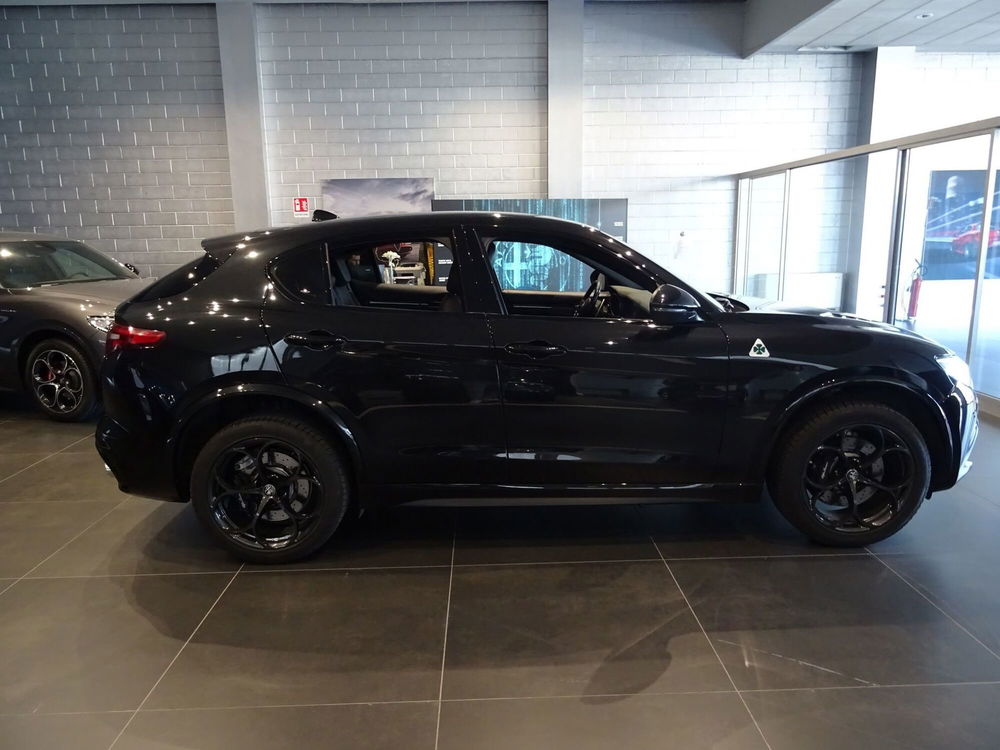 Alfa Romeo Stelvio usata a Lucca (6)