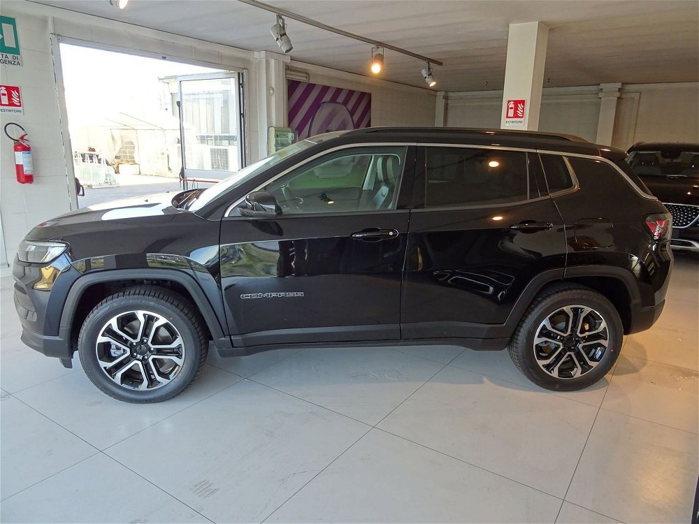 Jeep Compass 1.3 T4 190CV PHEV AT6 4xe Limited  nuova a Lucca (2)