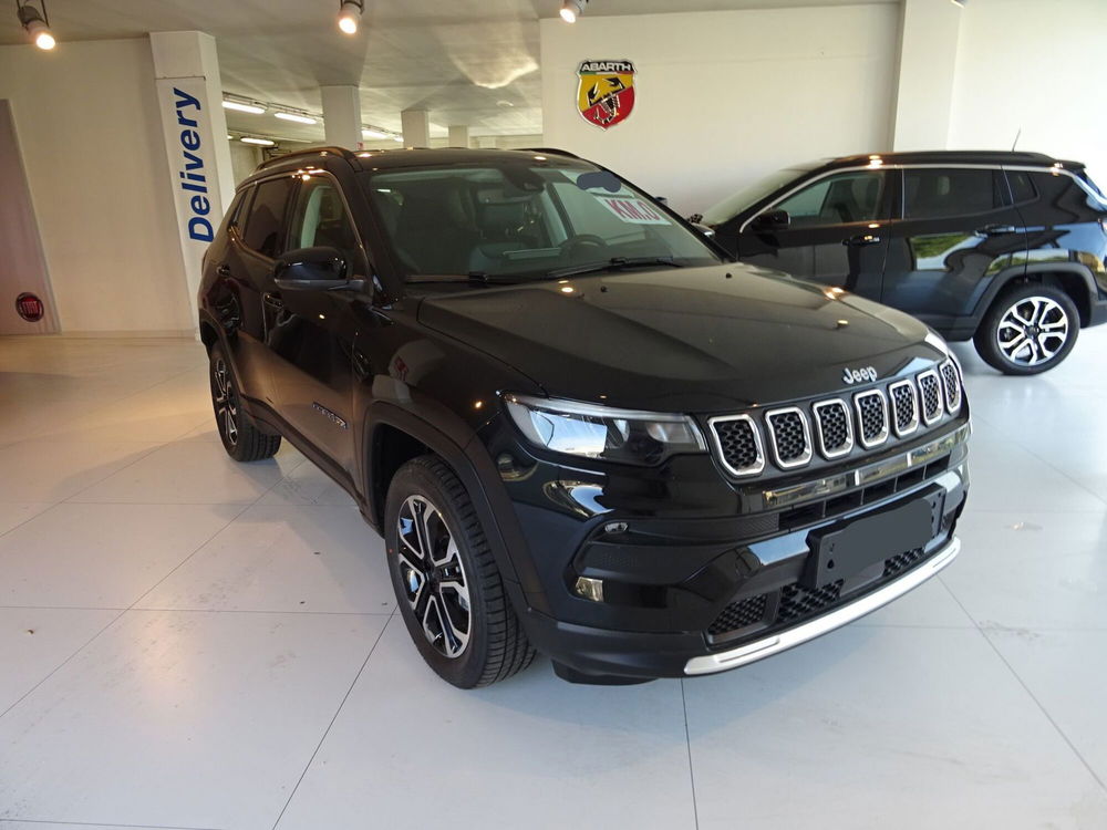 Jeep Compass nuova a Lucca (7)