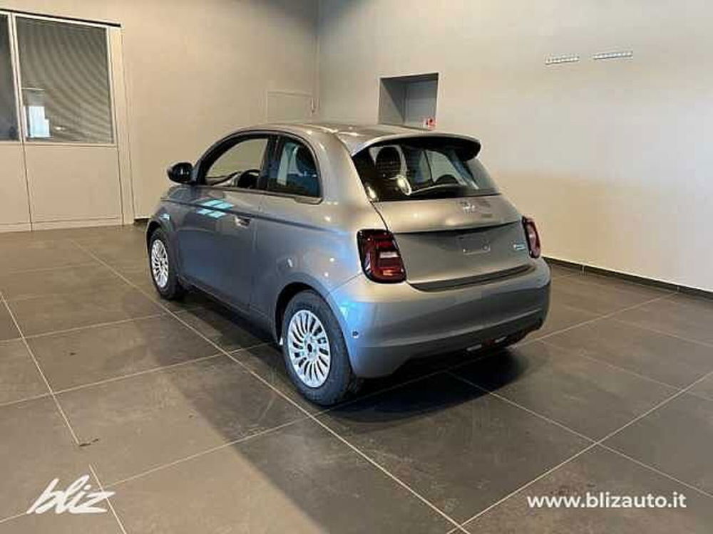 Fiat 500e Cabrio nuova a Udine (5)