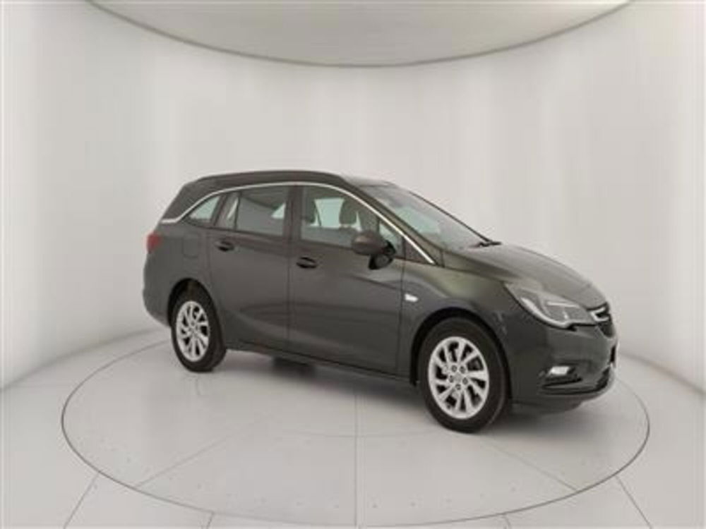 Opel Astra Station Wagon usata a Bari (10)