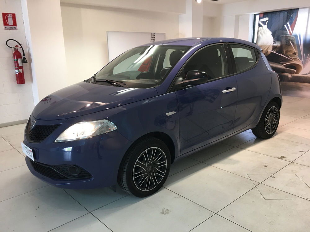 Lancia Ypsilon usata a L'Aquila (15)