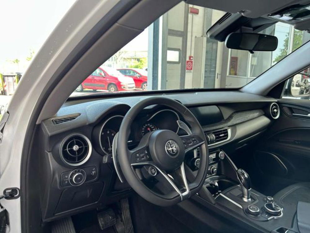 Alfa Romeo Stelvio usata a Vercelli (13)