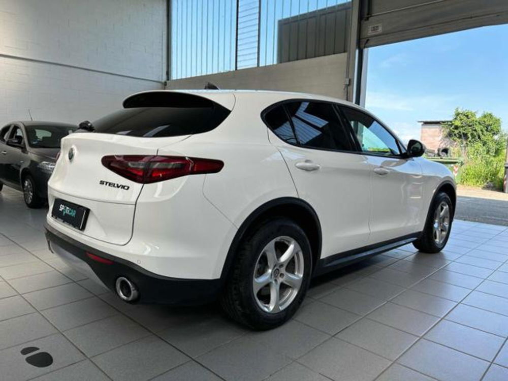 Alfa Romeo Stelvio usata a Vercelli (6)