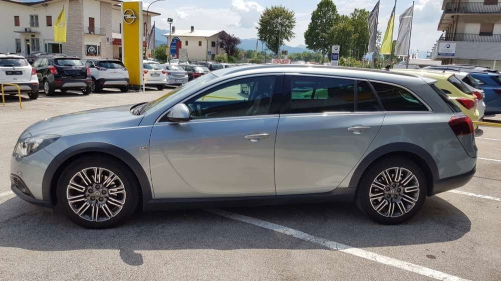 Opel Insignia Station Wagon CDTI 4x4 163CV aut. Country del 2013 usata a Belluno (3)