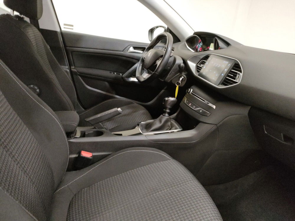 Peugeot 308 usata a Teramo (13)