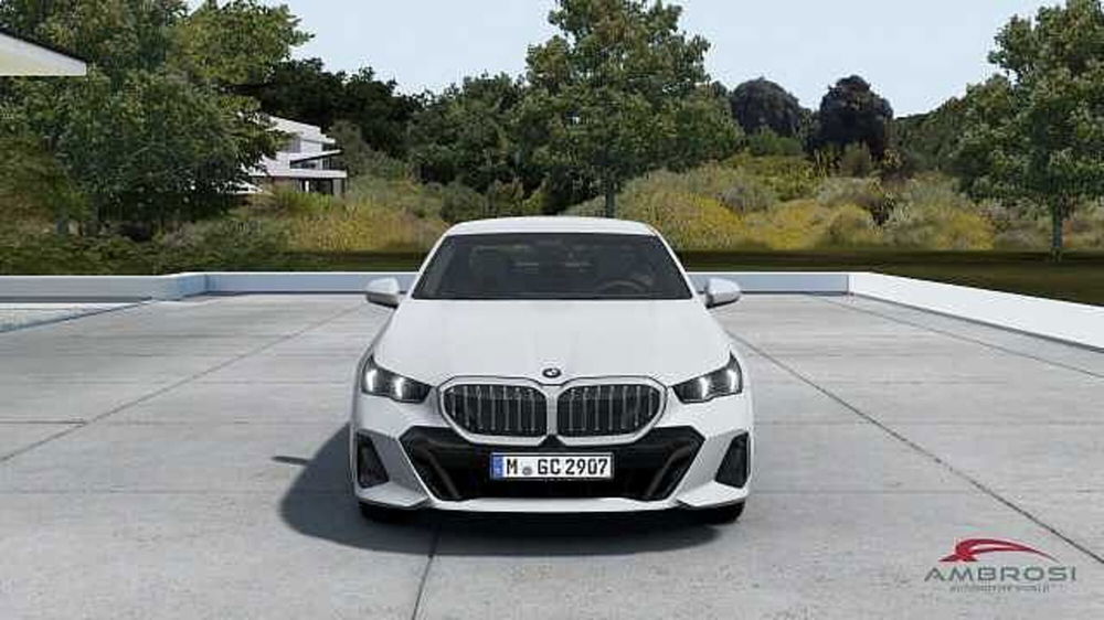 BMW Serie 5 Touring 520d 48V xDrive  Msport  nuova a Viterbo (4)