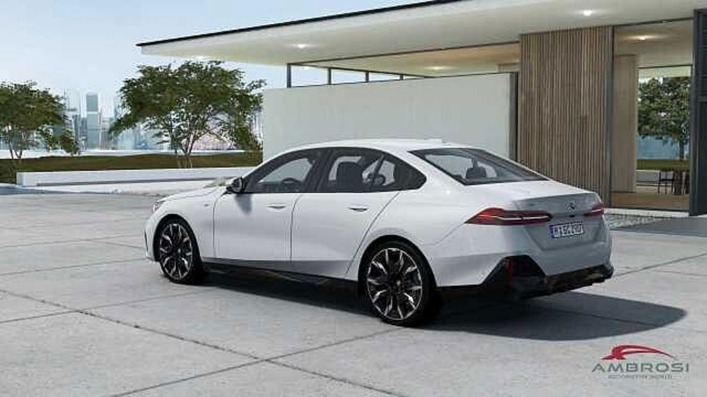 BMW Serie 5 Touring nuova a Viterbo (2)