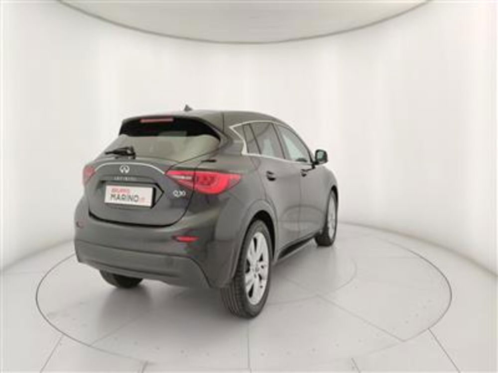 Infiniti Q30 usata a Bari (7)