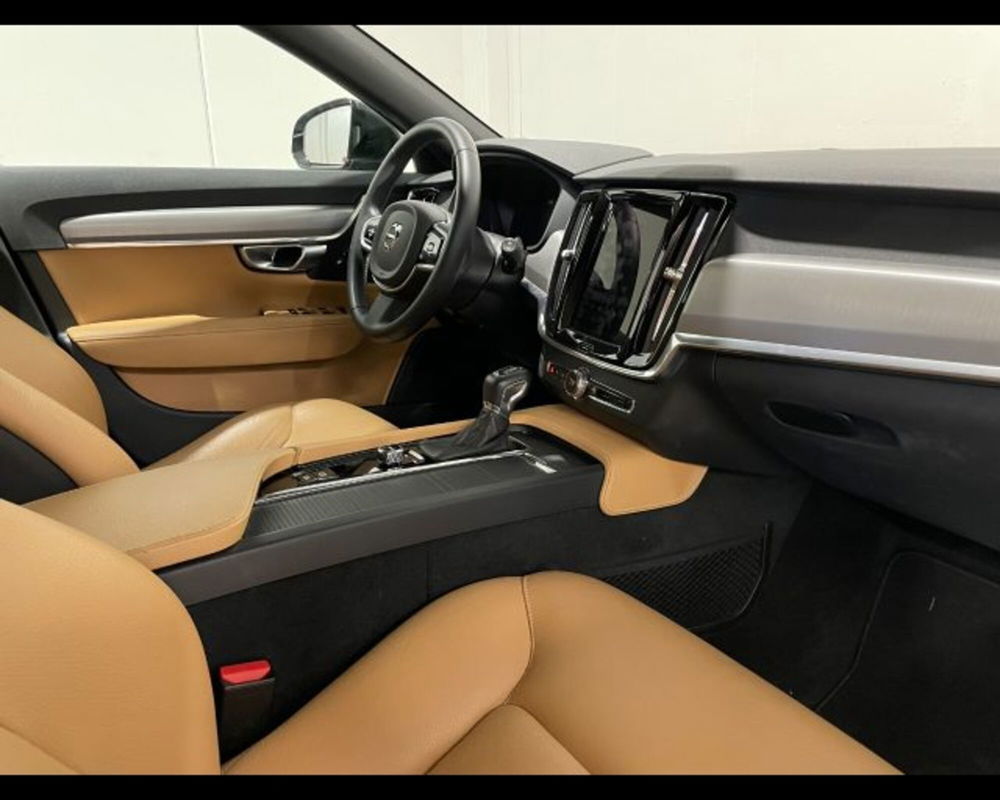 Volvo V90 D4 Geartronic Momentum  del 2019 usata a Conegliano (4)