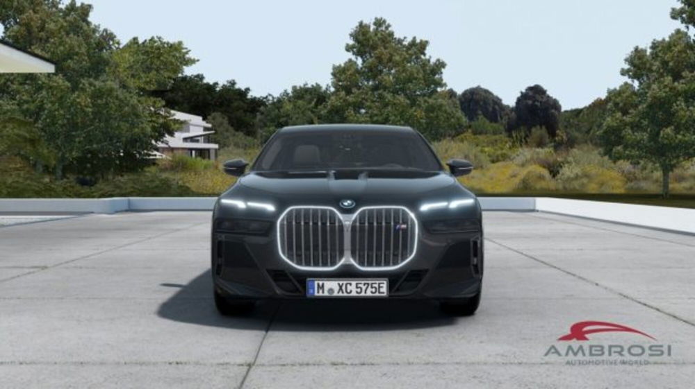 BMW i7 i7 M70 nuova a Corciano (4)