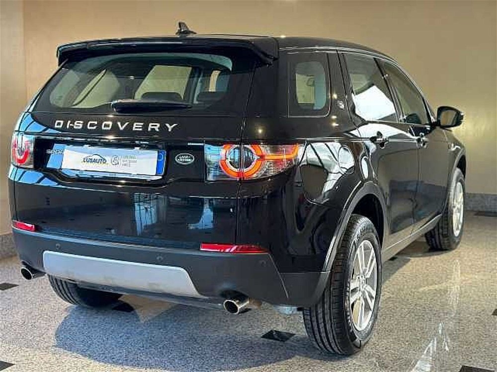 Land Rover Discovery Sport 2.0 TD4 180 CV Pure  del 2016 usata a Sassari (2)