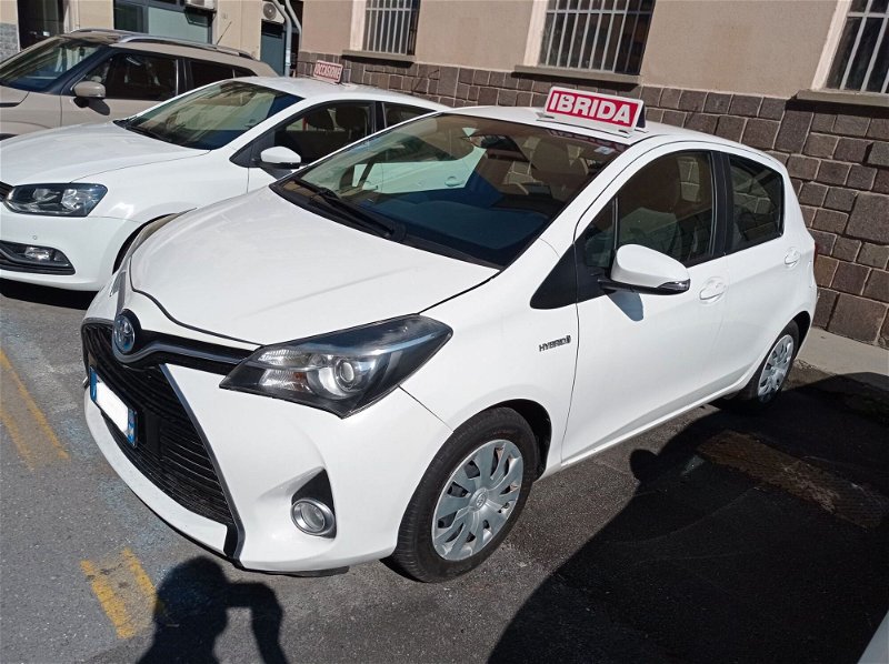 Toyota Yaris 1.5 Hybrid 5 porte Active  del 2015 usata a Imperia