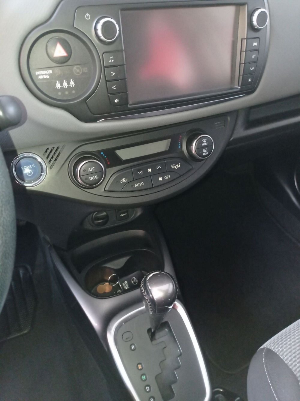 Toyota Yaris 1.5 Hybrid 5 porte Active  del 2015 usata a Imperia (5)
