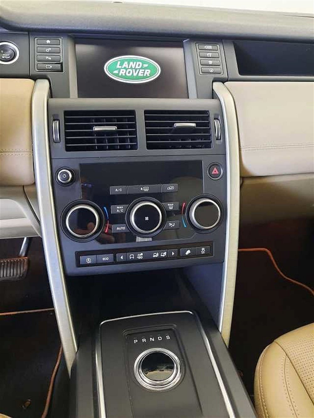 Land Rover Discovery Sport 2.0 TD4 150 CV HSE  del 2018 usata a Sassari (5)