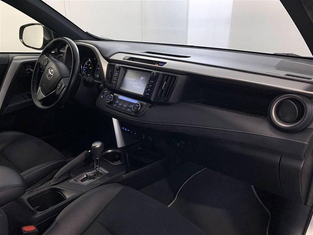 Toyota Rav4 Hybrid 4WD Style  del 2017 usata a Torino (5)