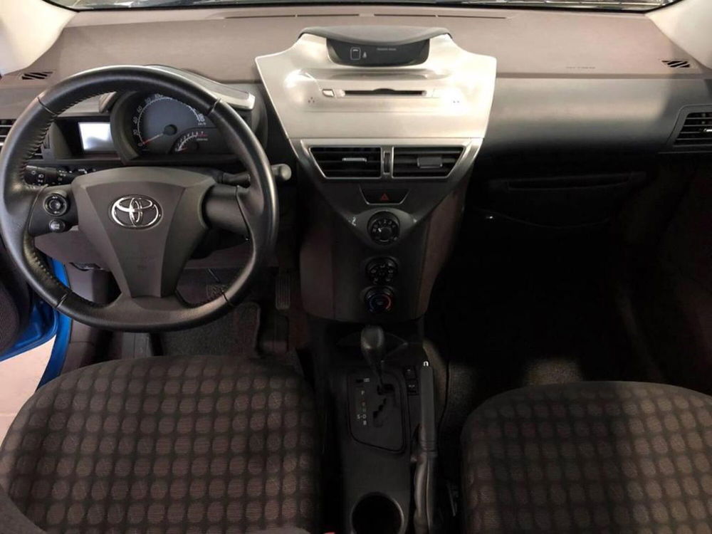 Toyota iQ usata a Torino (6)