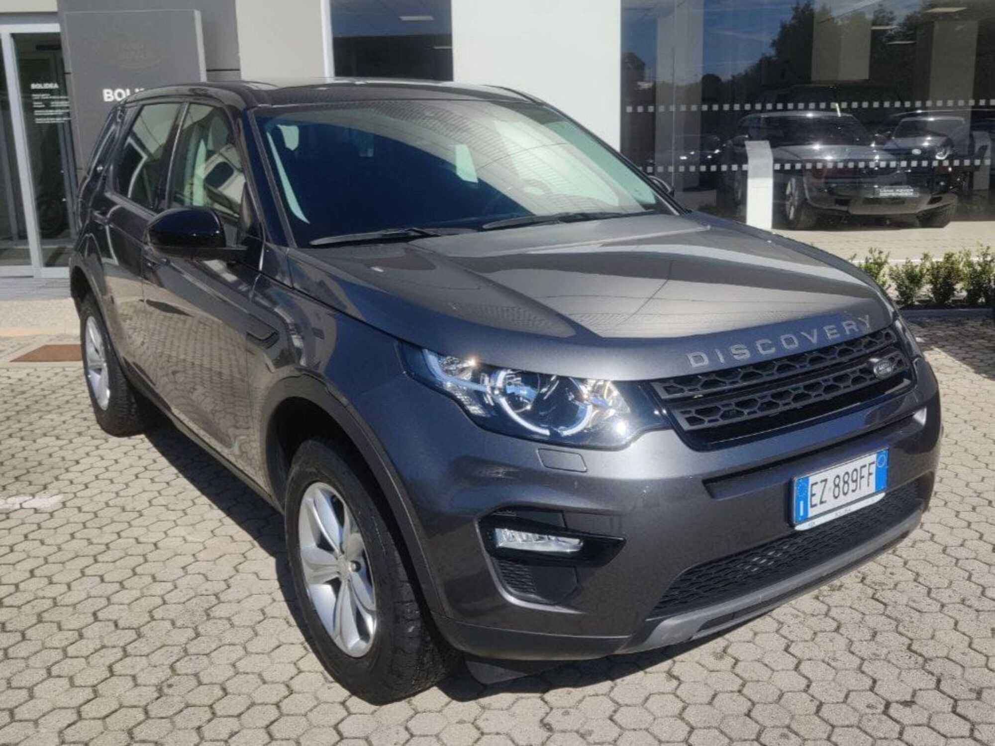 Land Rover Discovery Sport 2.2 TD4 SE del 2015 usata a Savona