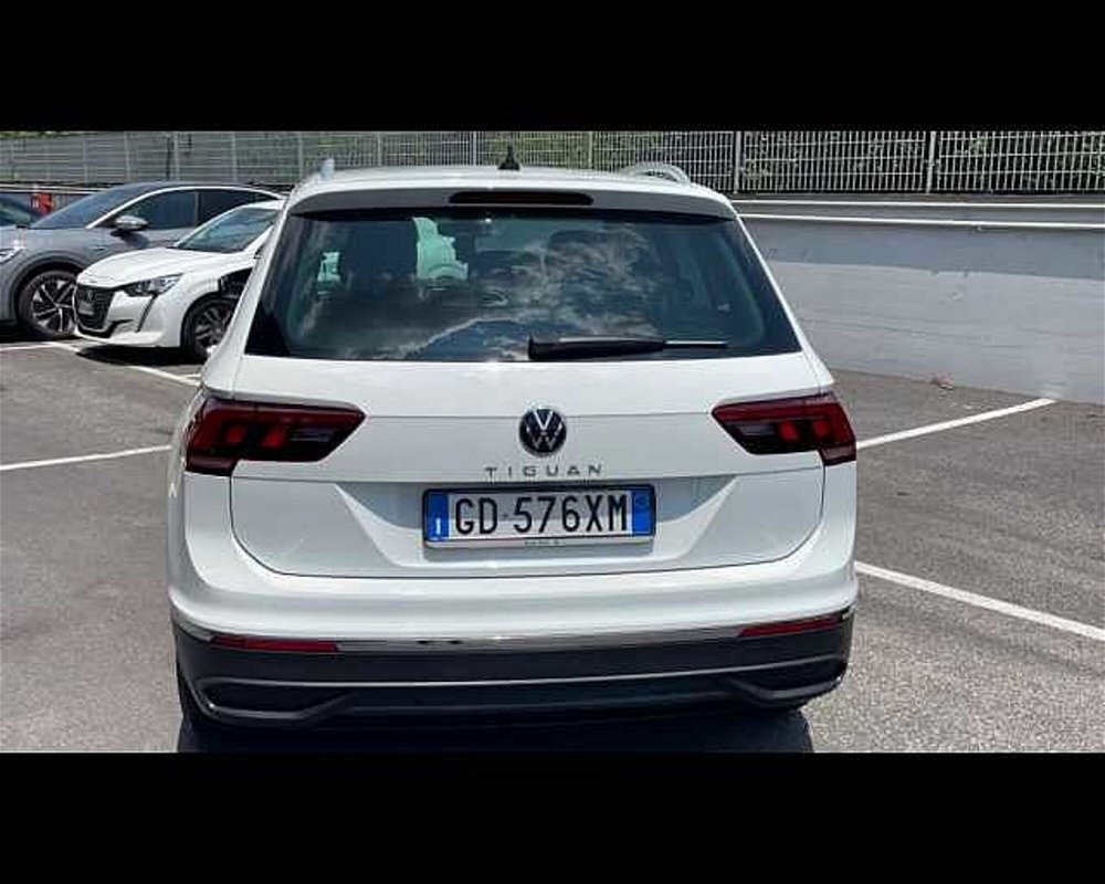 Volkswagen Tiguan 2.0 TDI 150 CV SCR DSG 4MOTION Life del 2021 usata a Pozzuoli (4)