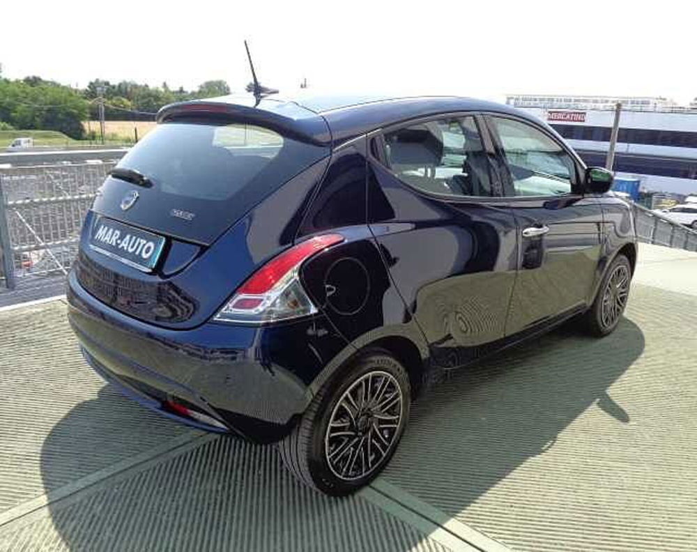 Lancia Ypsilon usata a Treviso (3)