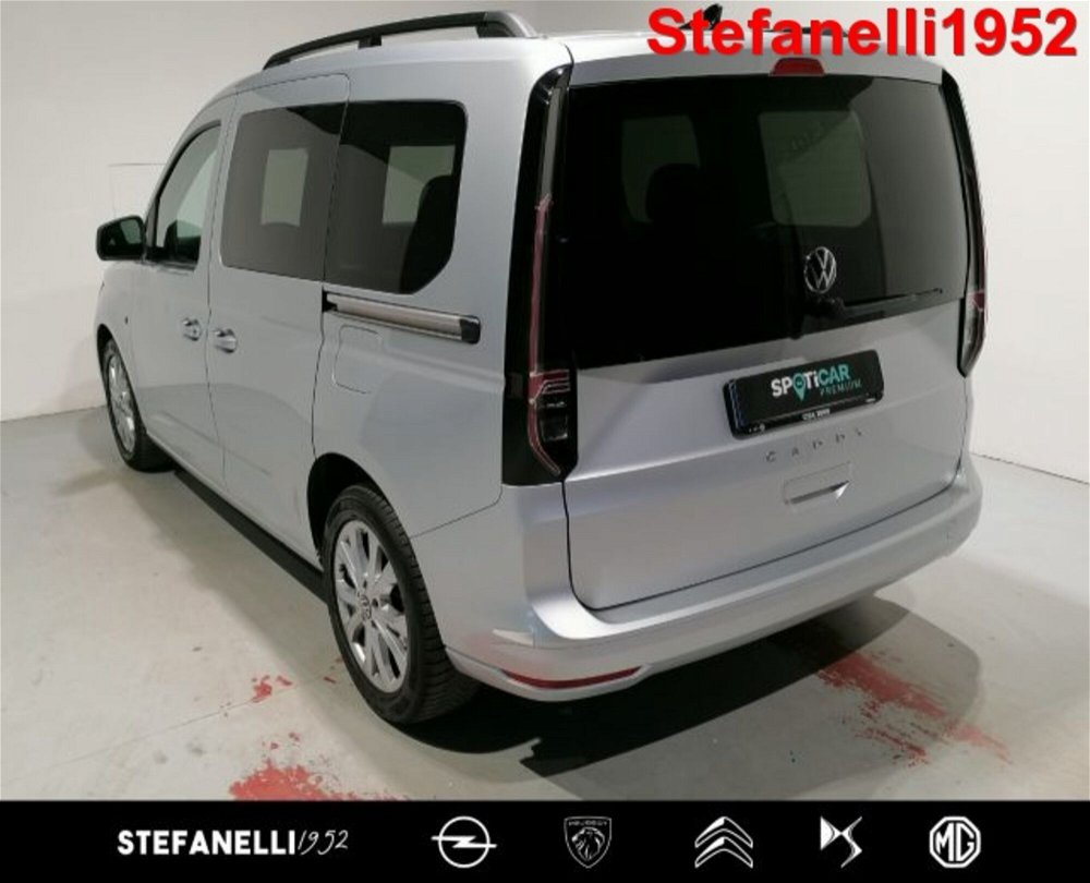 Volkswagen Caddy 2.0 TDI 122 CV DSG Life del 2021 usata a Bologna (5)