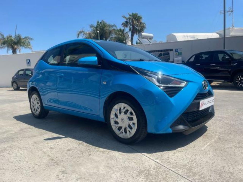 Toyota Aygo X usata a Lecce (9)