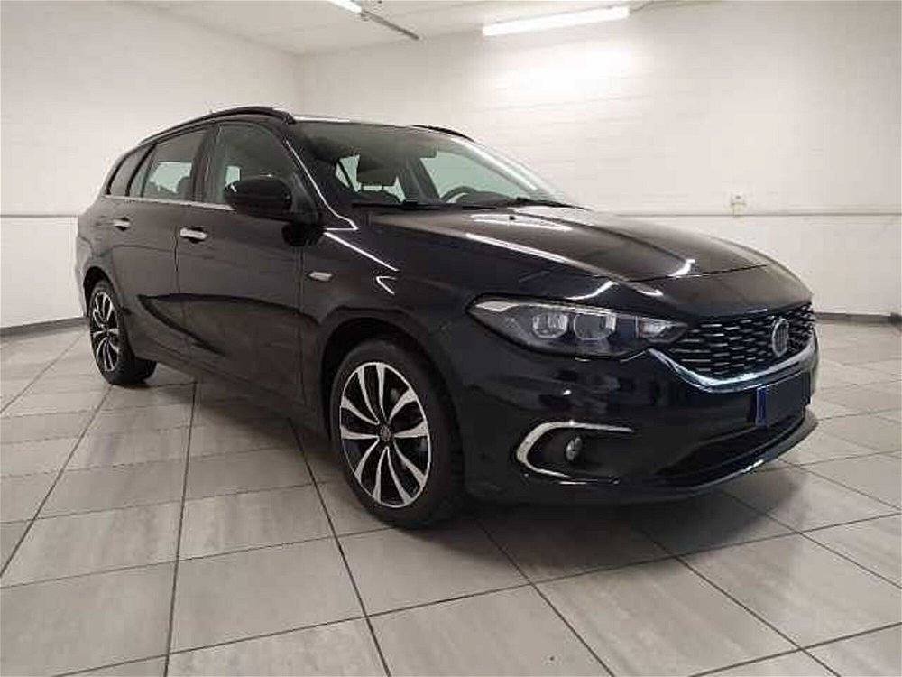 Fiat Tipo Station Wagon Tipo 1.6 Mjt S&S SW Lounge  del 2016 usata a Cuneo (3)