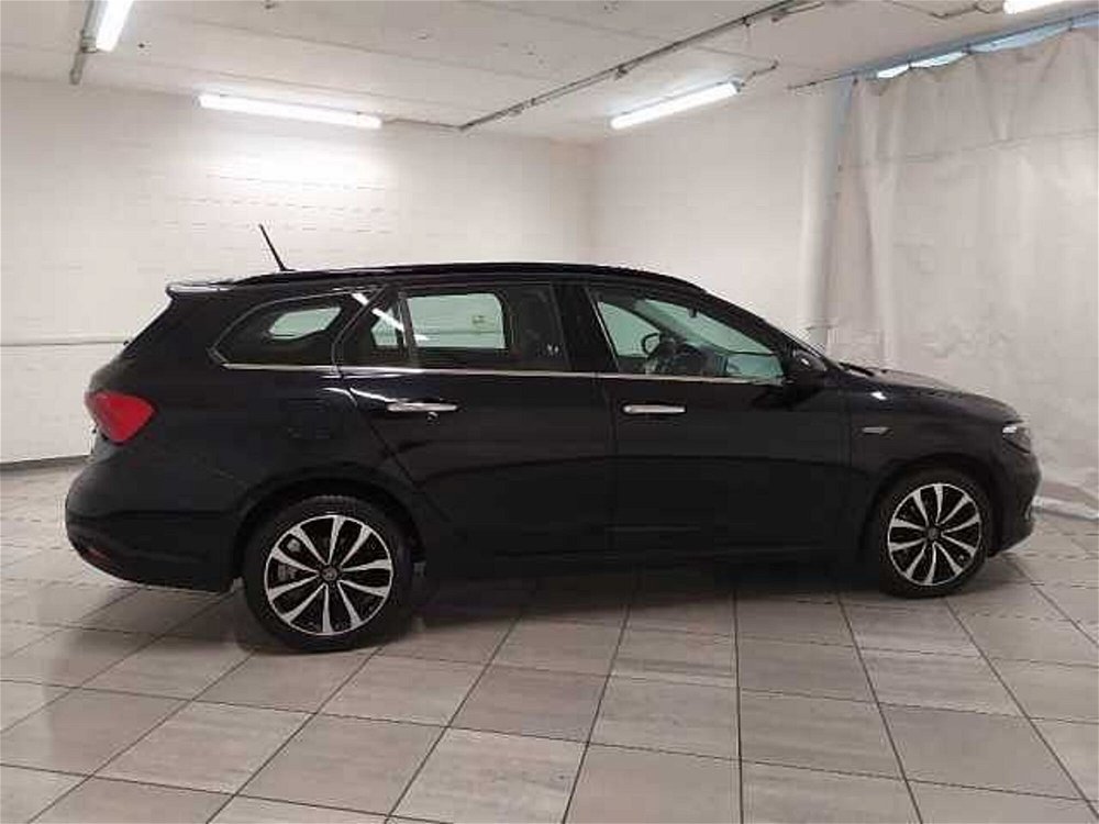Fiat Tipo Station Wagon Tipo 1.6 Mjt S&S SW Lounge  del 2016 usata a Cuneo (5)