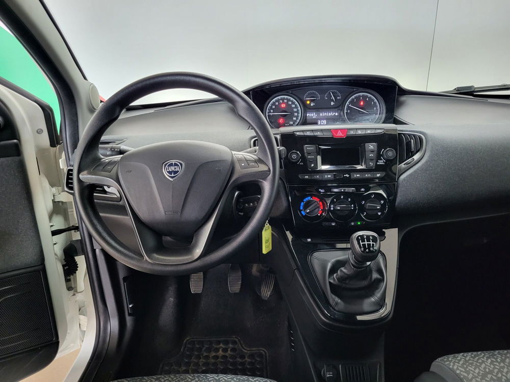 Lancia Ypsilon usata a Arezzo (13)