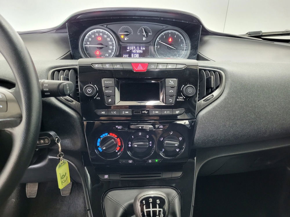 Lancia Ypsilon usata a Arezzo (14)