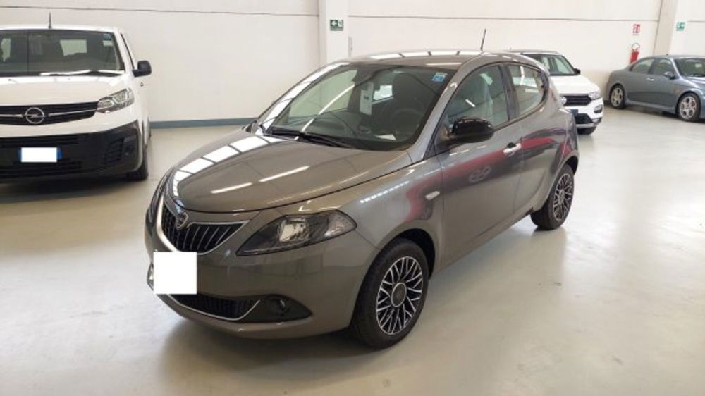 Lancia Ypsilon nuova a Brescia (3)