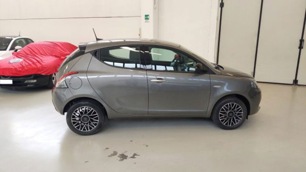 Lancia Ypsilon nuova a Brescia (9)