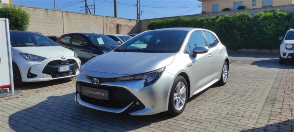 Toyota Corolla 1.8 Hybrid Active  del 2019 usata a Bari (3)