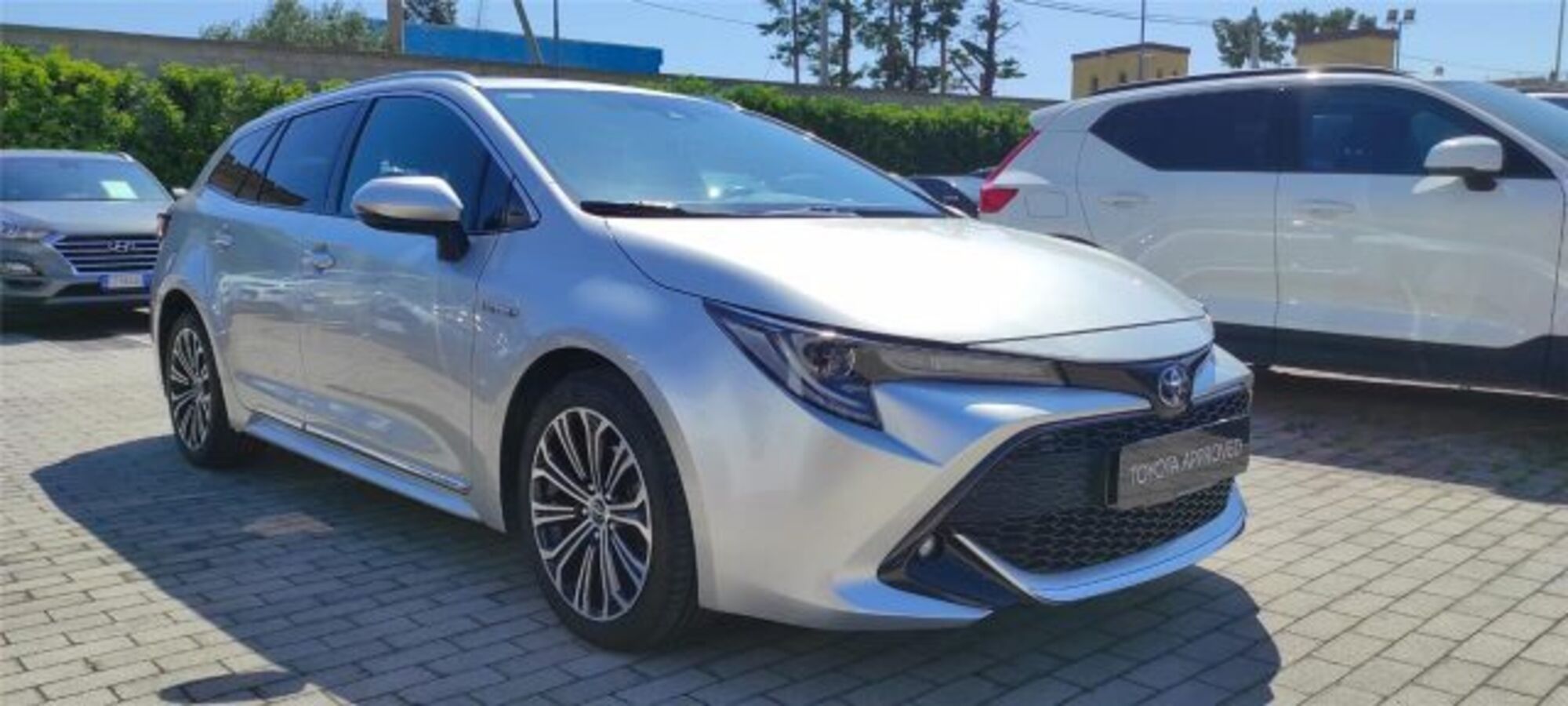 Toyota Corolla Touring Sports 1.8 Hybrid Style  del 2019 usata a Bari