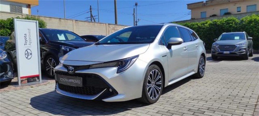Toyota Corolla Touring Sports 1.8 Hybrid Style  del 2019 usata a Bari (3)